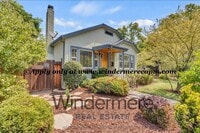Building Photo - Timeless Modern Luxury 3 bedroom in one of...
