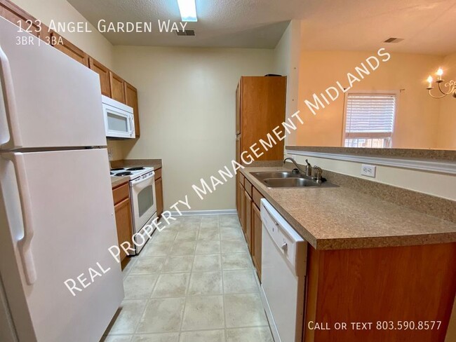 Building Photo - Charming 3-Bedroom Home in Angel Garden Su...