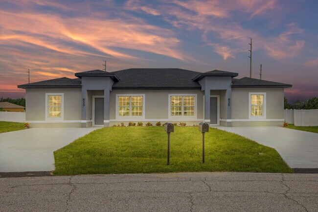 Building Photo - Stylish & Spacious 3 Bedroom Home in Prime Location!