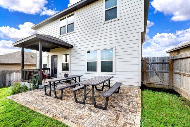 Building Photo - 339 Quinton Bnd