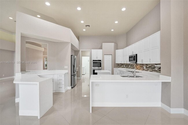 Building Photo - 8006 N Savannah Cir