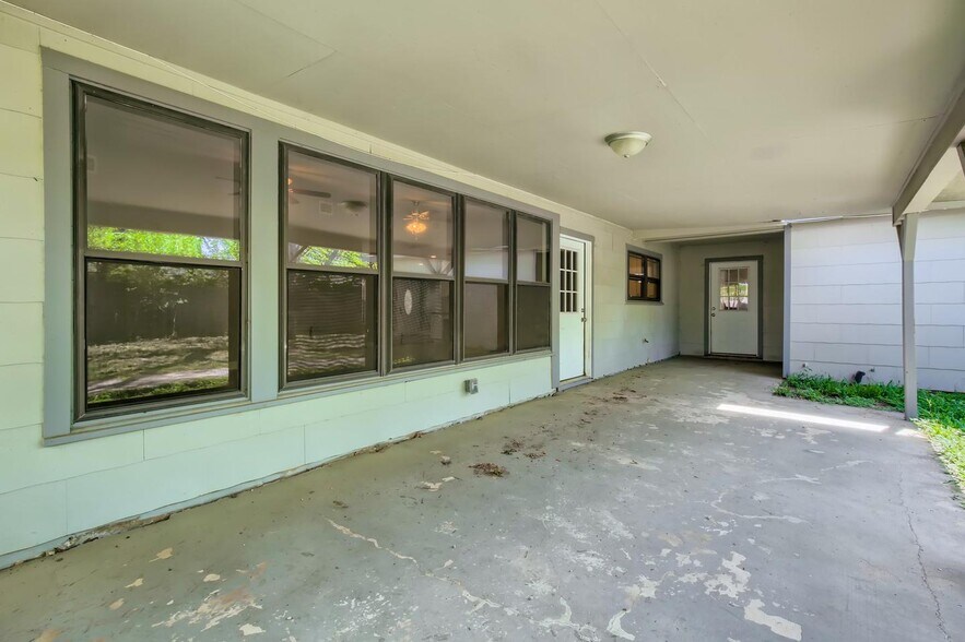 Building Photo - Beautifully updated Northwood home near Northridge Park