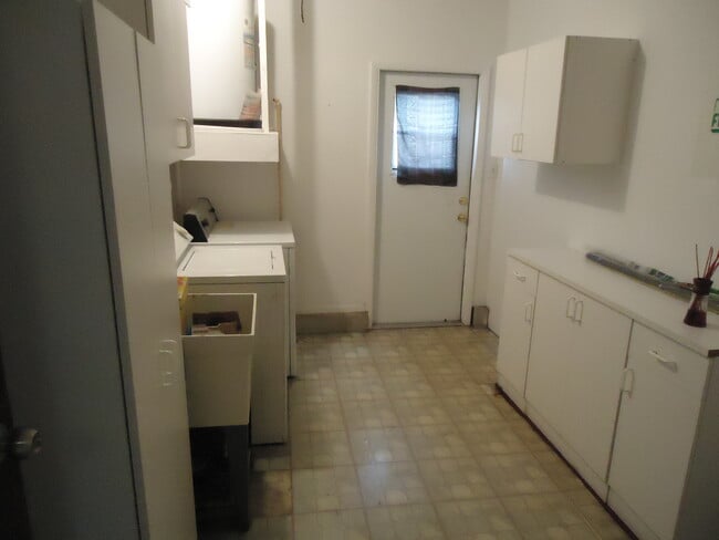 Building Photo - 1440 Vista Pl