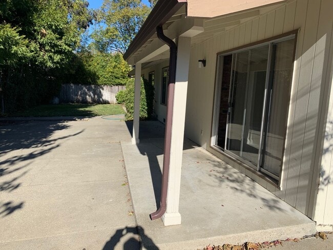 Building Photo - Nice Home in Fantastic Moraga Neighborhood!