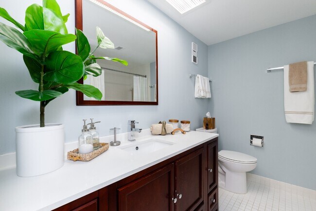 ? 2nd bath - 1016 S Wayne St