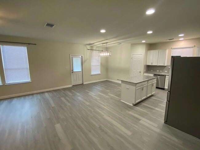 Building Photo - 97 Quarryman Dr