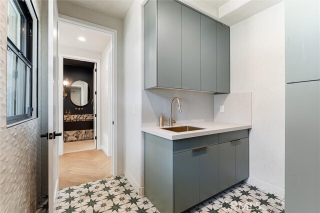 Building Photo - 17437 Oak Creek Ct