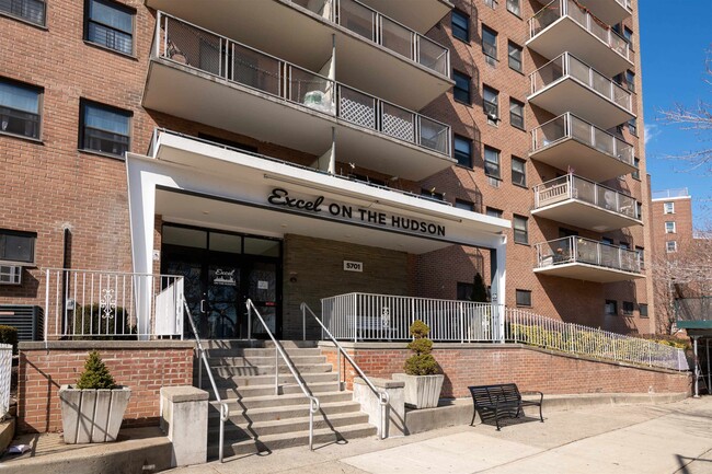 Building Photo - 5701 BOULEVARD