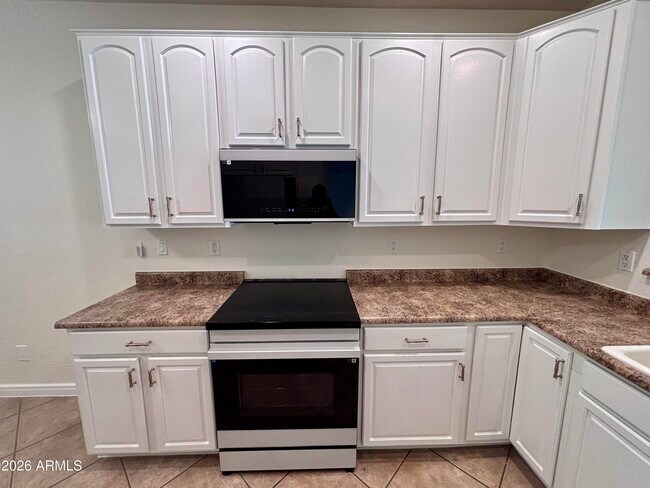 Building Photo - 5606 W St Anne Ave