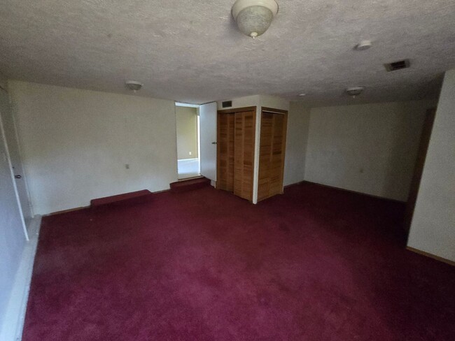 Building Photo - 3 Bedroom 2 Bathroom for $1350.00