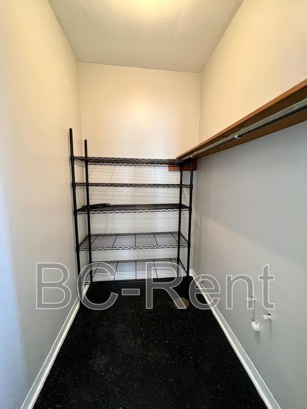 Building Photo - 635 3rd Ave