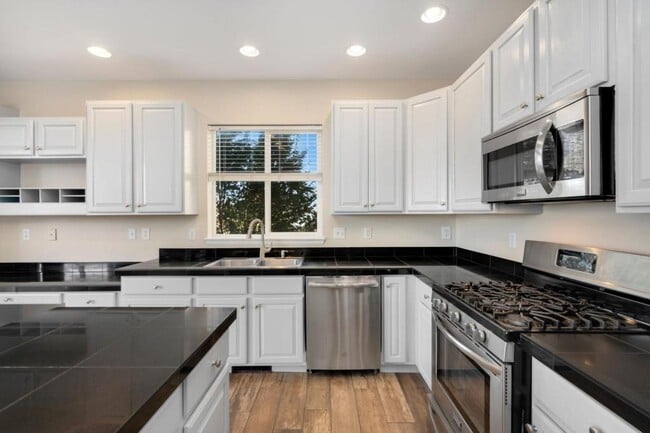 Building Photo - 2614 Canby Way