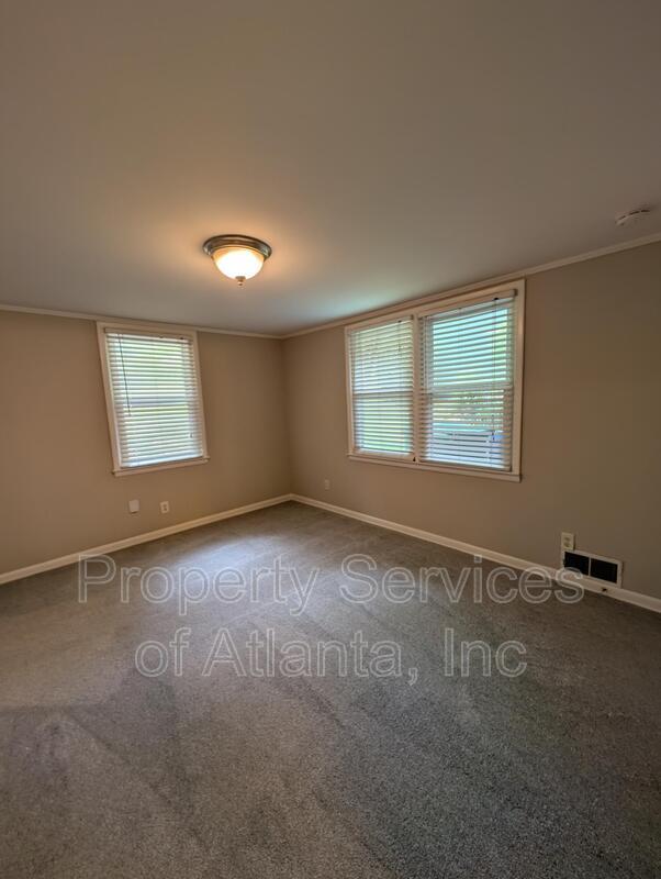 Building Photo - 1061 Homewood Ct
