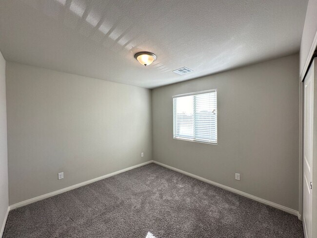 Building Photo - 7860 Pink Opal Ave