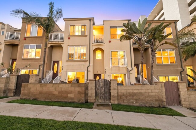 Primary Photo - Steps from the Sand - Pacific Beach Townhome, Offered Fully or Partially Furnished