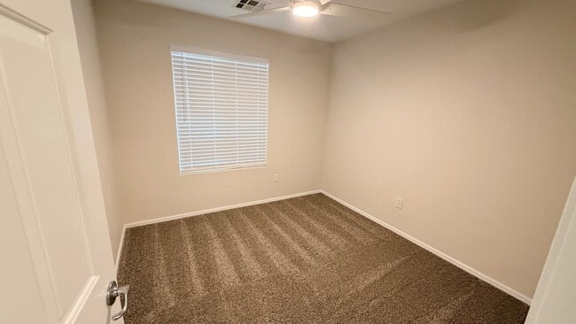 Building Photo - 45677 W Ranch Rd