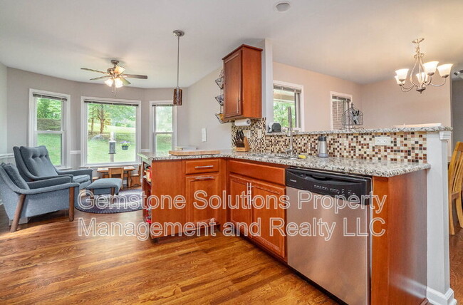 Building Photo - 4446 Pratt Ln