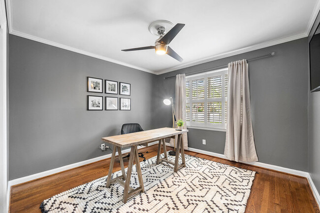 Building Photo - 550 High Point Ln