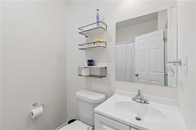 Building Photo - 330 Holbrook Rd
