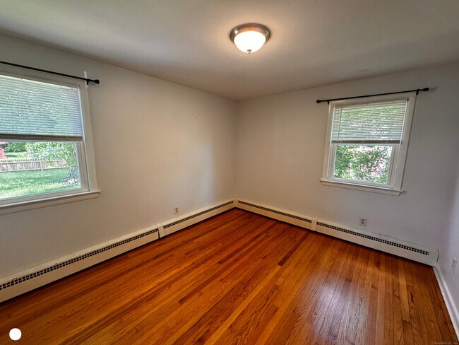 Building Photo - 34 Maple Ave