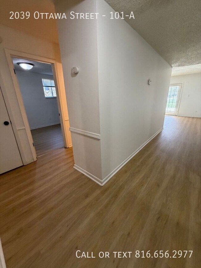 Building Photo - 2039 Ottawa St