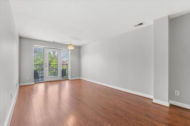 Building Photo - 5630 Pershing Ave