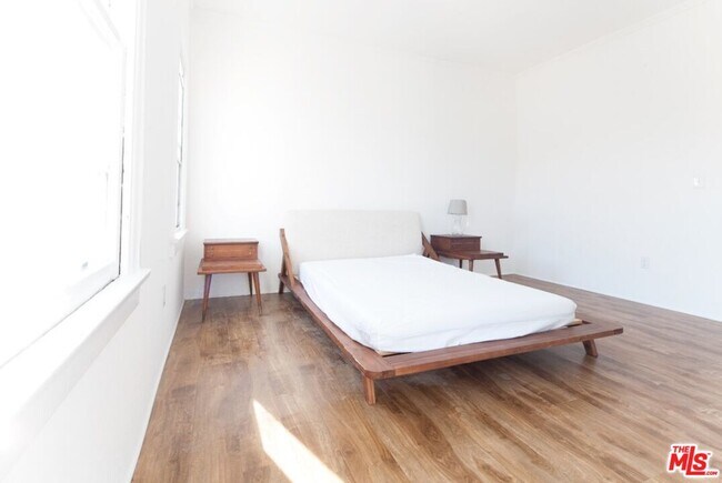 Building Photo - 134 S Mountain View Ave