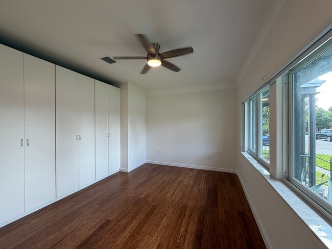 Building Photo - 621 W Dilido Dr