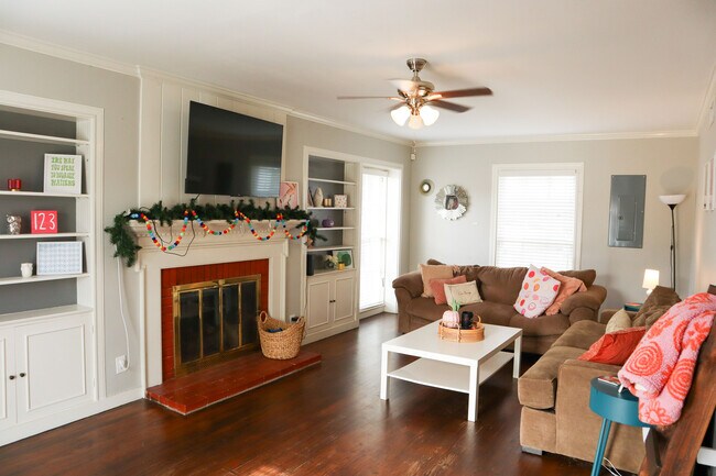 Building Photo - 123 Lloyd St