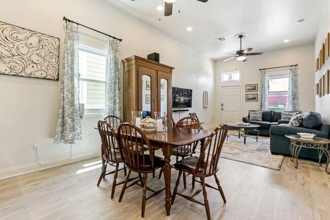 Building Photo - 4829 Tchoupitoulas St