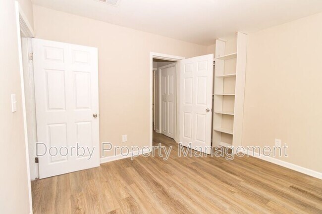Building Photo - 417 N Hawthorne St