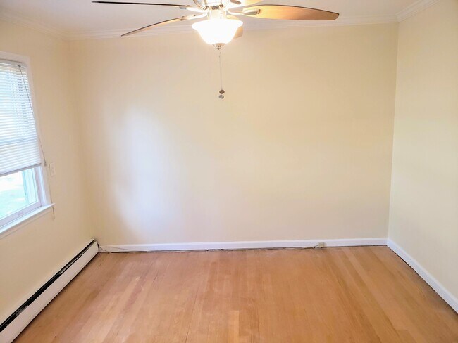 BEDROOM - 27 Avondale Rd