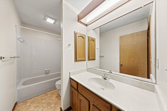 Building Photo - 1022 Alderwood Way