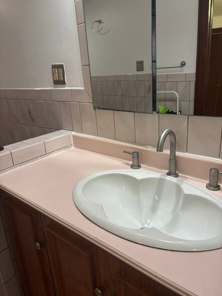 Building Photo - 153 Grand St