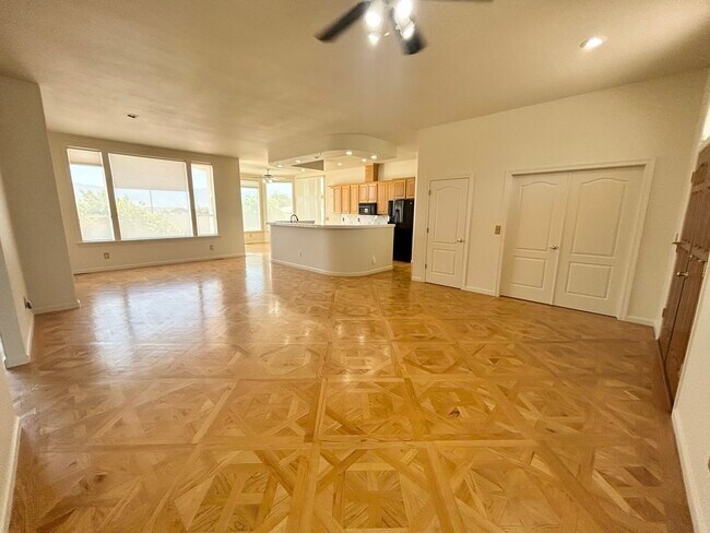 Building Photo - 924 Springfield Dr