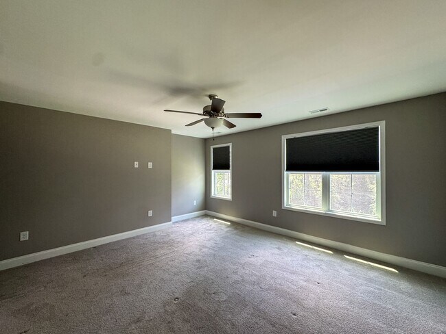 Building Photo - Beautiful 4 Bed 2.5 Bath Home in North Fayetteville