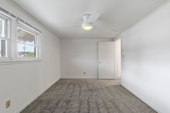 Building Photo - AVAILABLE NOW! Don't miss this amazing 3-bedroom with a RIVERFRONT view in Brackenridge!