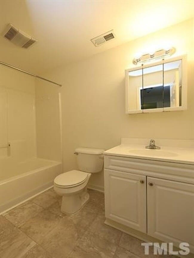 Building Photo - Chapel Hill / 3BR Townhouse on Severin St....