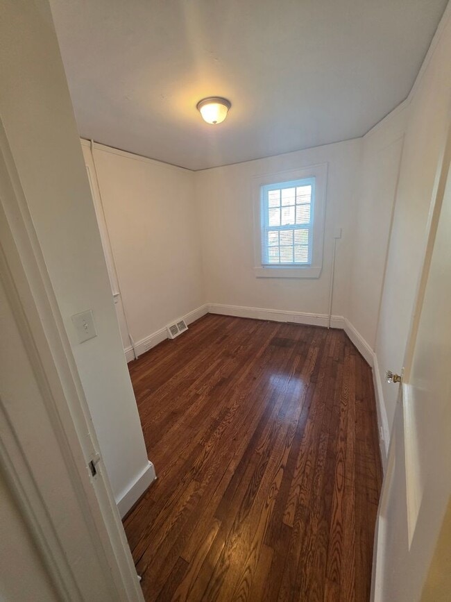 Building Photo - 310 S. Srping Street