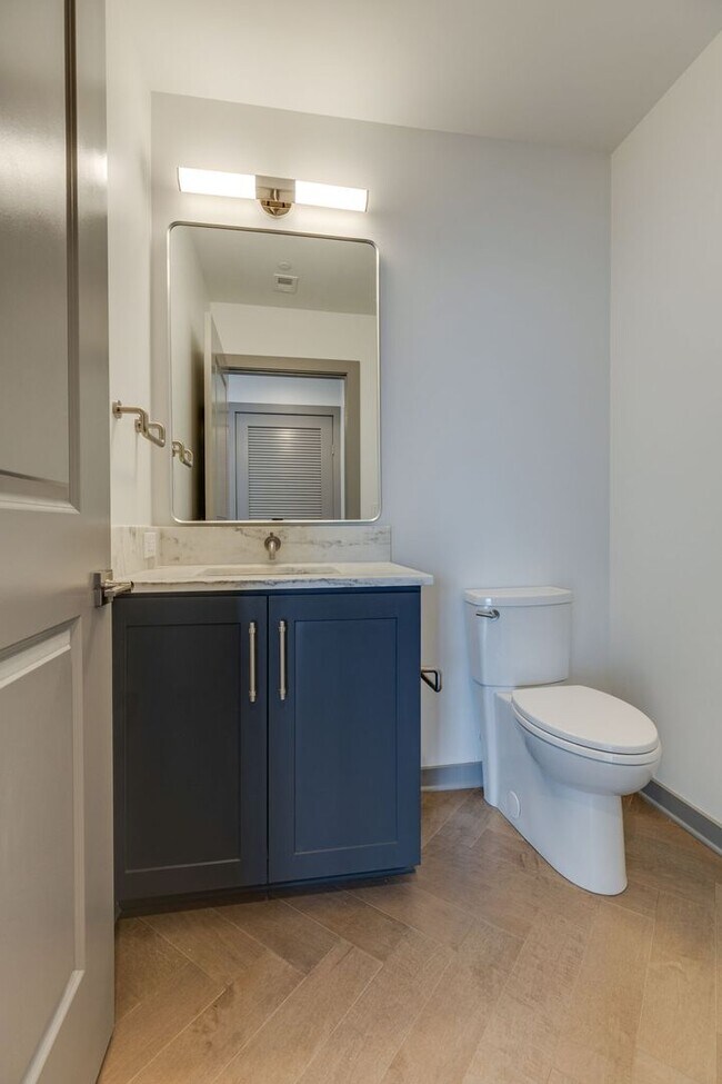 Building Photo - 2 Bedroom Luxury Condo w/ Exquisite Design and World-class Service