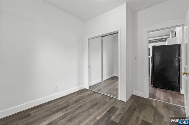 Building Photo - 105 Van Riper Ave