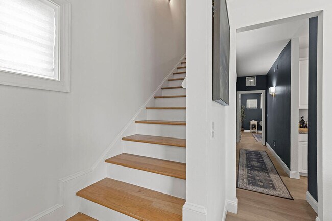 Building Photo - 97 Mantero Way