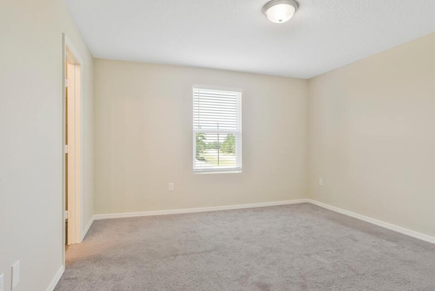 Building Photo - 202 Gladiola Ct