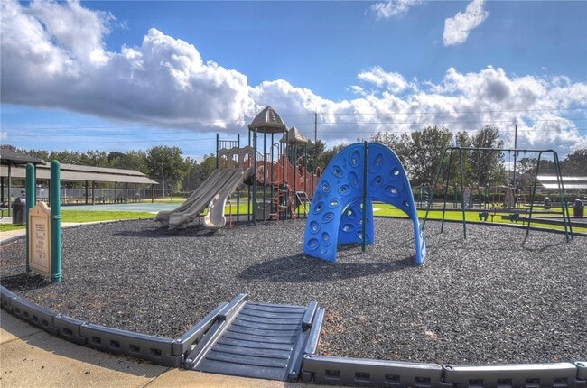 Building Photo - 30847 Bridgegate Dr