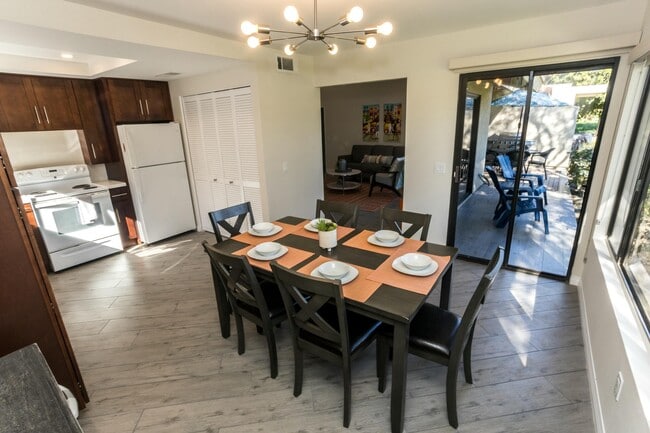 Building Photo - 41542 Jupiter Hills Ct