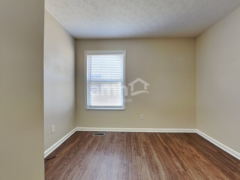 Building Photo - 691 Maxwell Ct