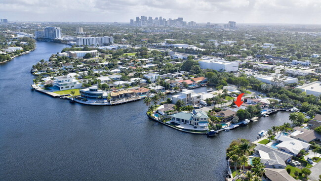 Building Photo - 2213 NE 16th St