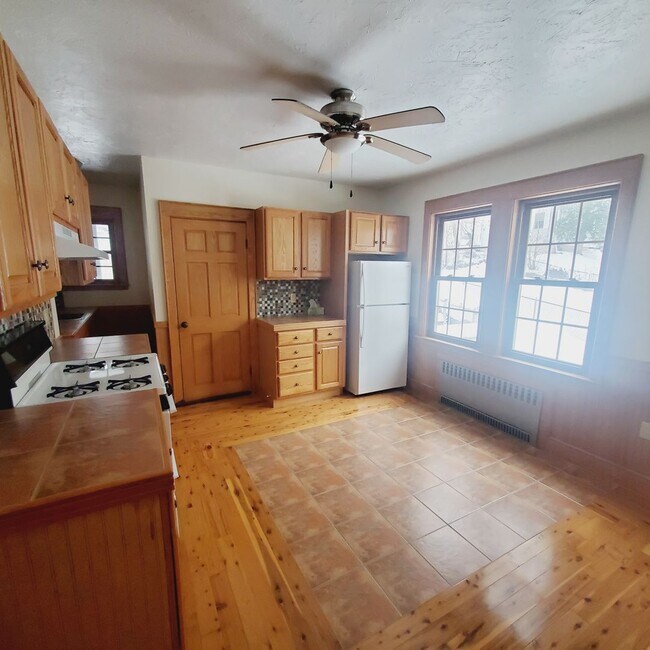 Building Photo - Charming Roslindale 2 Bd 1 Bath w Garage and Green Space