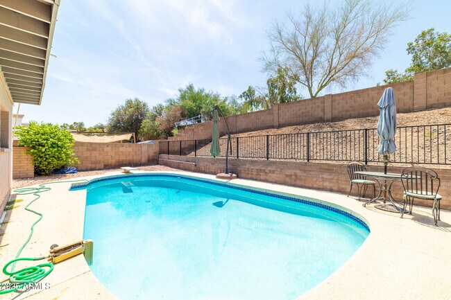 Building Photo - 2847 E Acoma Dr