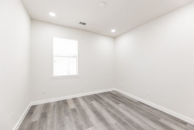 Building Photo - 8510 Chickamauga Ln